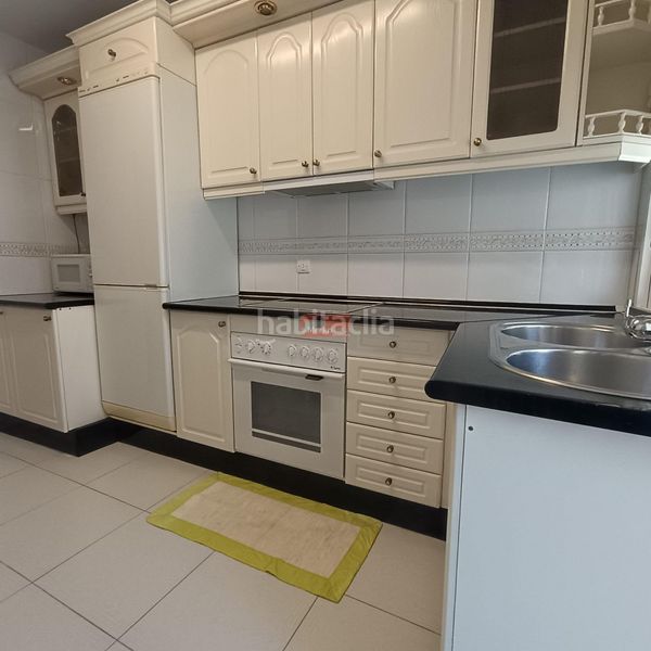 Foto 268a6728-6950-4690-ad86-98dddb45efbb. Rent flat with parking in Residencia - Abella Lugo