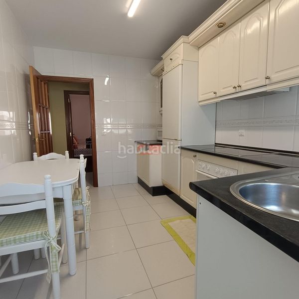 Foto a5dddd64-0e53-4019-ad03-b6f6e6d59203. Rent flat with parking in Residencia - Abella Lugo