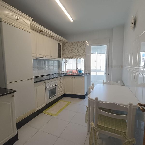 Foto b1b93673-bdf0-40ff-abff-b58a75d364dc. Rent flat with parking in Residencia - Abella Lugo