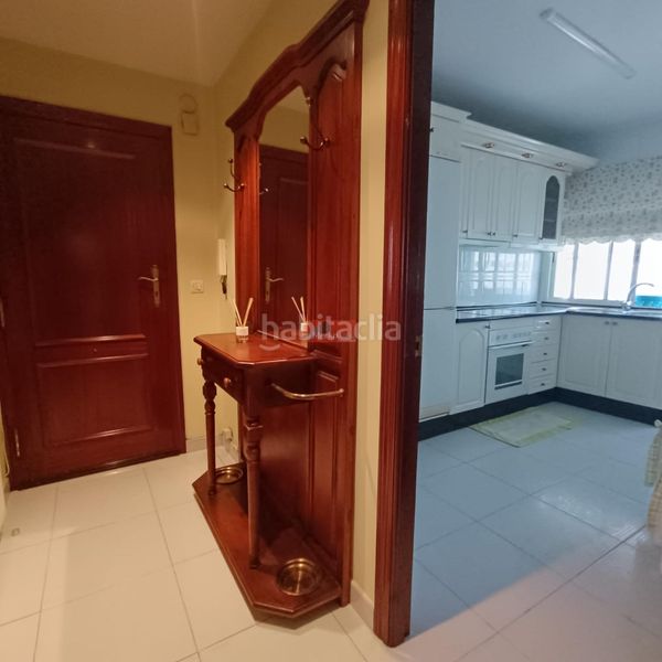 Foto b42641fa-bcbe-4714-8f89-54758cb50163. Rent flat with parking in Residencia - Abella Lugo