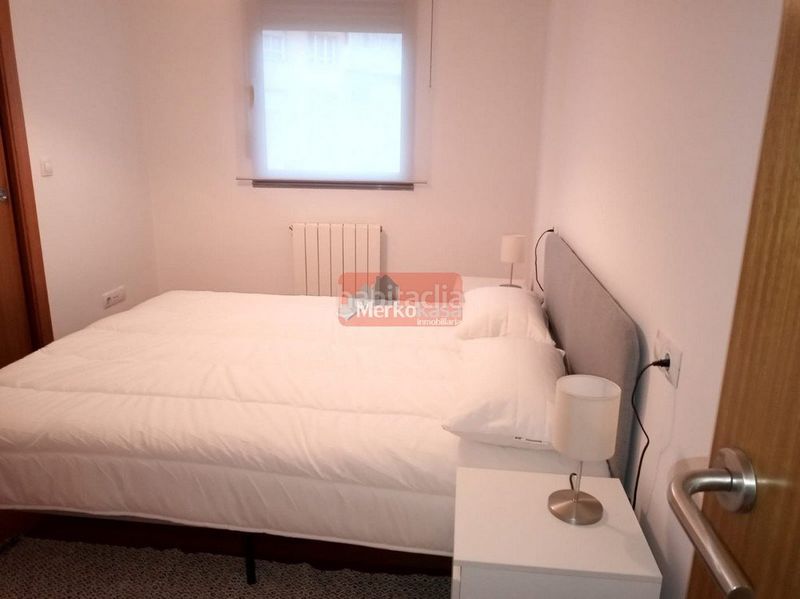 Foto 023be7dc-0e07-42a6-a4ef-53725f478f0a. Lloguer pis amb calefacció aparcament a Residencia - Abella Lugo