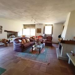 Mas à Parroquias del Este. Se vende preciosa casa a piedra a 12 minutos de lugo!!!!!