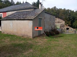 Mas à Begonte. Se vende  casa tradicional con finca y alprendres en begonte