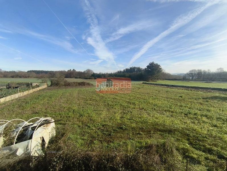 Foto a0f23699-249c-45d7-91f2-f7fb4a2470a7. Masia amb aparcament a Parroquias del Este Lugo