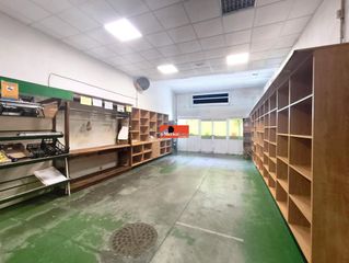 Lloguer Local Comercial a A Piriganlla - Albeiros - Garabolos. Local comercial con licencia de alimentación en alquiler