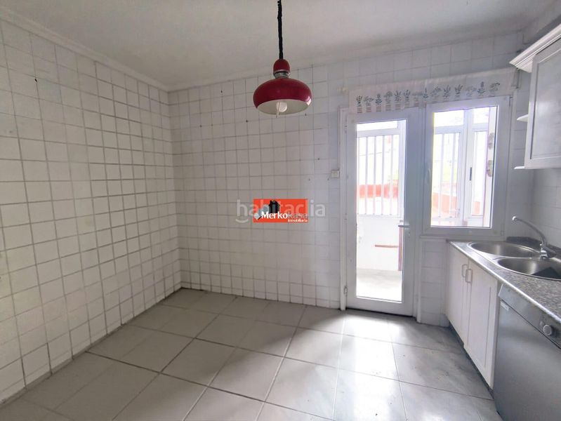 Foto e97c8fe4-cd97-46f9-8897-eb698d90ed9d. Flat with heating in San Roque - As Fontiñas Lugo