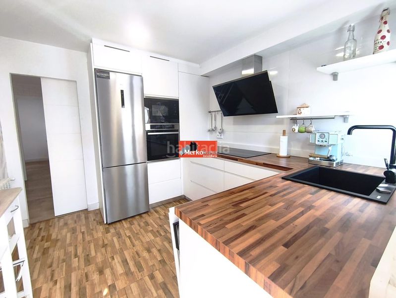 Foto 4ce7fe6e-9c2d-4e14-a5a8-efece7d87318. Pis amb calefacció aparcament a Residencia - Abella Lugo