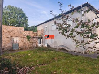Casale in Corgo (O). Se vende casa amplia con terreno cerrado cerca de puebla de san