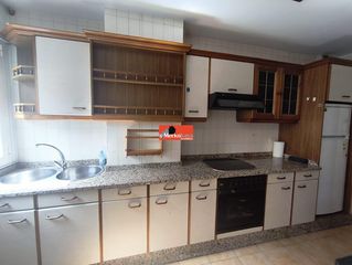 Miete Appartement in A Piriganlla - Albeiros - Garabolos. Se alquila apartamento de avd coruña .