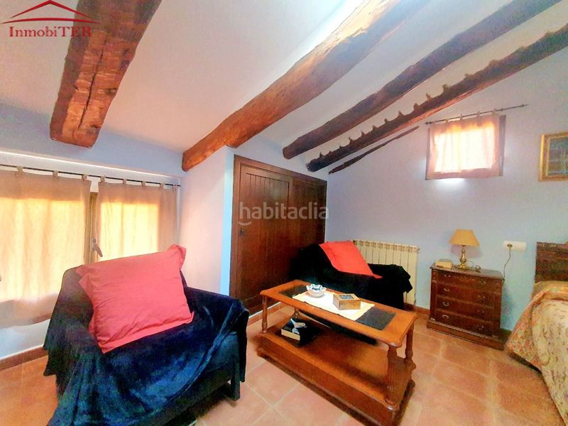 Foto 43fe32fa-ae6e-4f0f-8373-aab38bc4187e. Casa amb calefacció aparcament a Alfambra