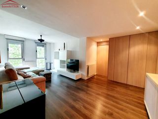 Rent Flat in Ensanche - Fuenfresca. Piso de diseño en la fuenfresca