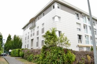 Pis  Calle concejo de elcano. Amplia vivienda de 3 dormitorios en mendillorri alto