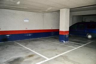 Miete Autoparkplatz  Calle concejo de badostain. Alquiler de plaza de garaje