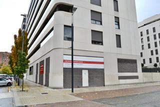 Miete Geschäftsraum  Calle isabel garbayo ayala. Local comercial en pamplona  lezkairu