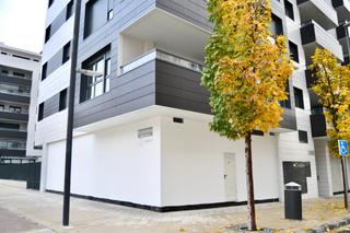 Rent Business premise  Calle francisco berlanga robles. Local comercial en pamplona  lezkairu