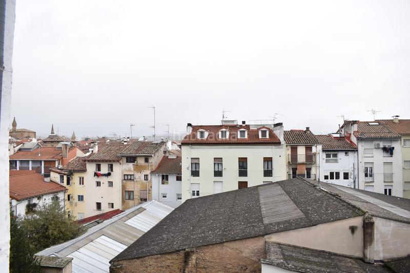 Foto 7eaf8472-fab7-4816-b359-da34362fd08d. Dachwohnung mit heizung in Casco Antiguo Pamplona / Iruña