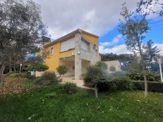 Chalet en Galindo y Perahuy. Tu refugio ideal te espera en la rad!