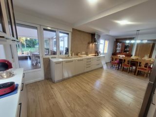 Chalet in Galindo y Perahuy. Tu refugio ideal te espera en la rad!