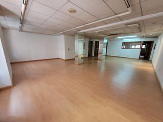 Piso en Sancti Spiritus - San Juan. Inmueble en venta junto czamora