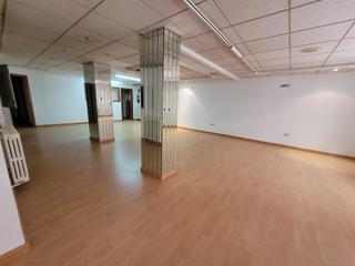 Pis en Sancti Spiritus - San Juan. Inmueble en venta junto czamora