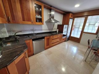 Maison jumelée à Vistahermosa. Espectacular chalet de esquina en vistahermosa en venta!!