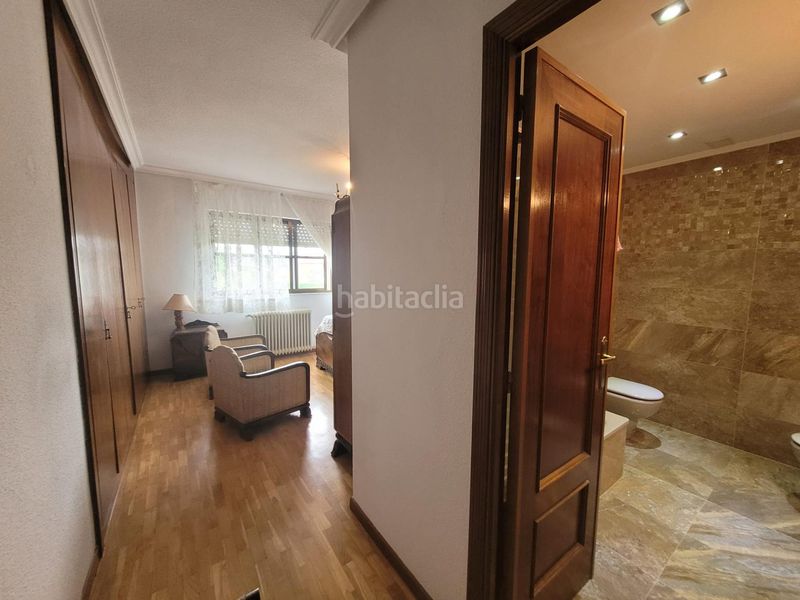 Foto d48ae640-5eed-41fe-88bc-e3593d669e2b. Casa adossada amb calefacció aparcament piscina a Santa Marta de Tormes
