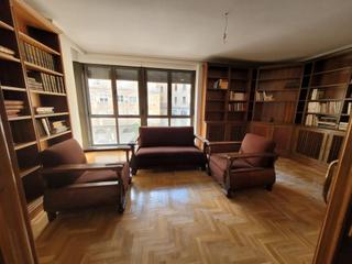 Etagenwohnung en Sancti Spiritus - San Juan. Vivienda unica, exterior sin estrenar y junto a la calle toro de Etagenwohnung en Sancti Spiritus - San Juan. Vivienda unica, exterior sin estrenar y junto a la calle toro de