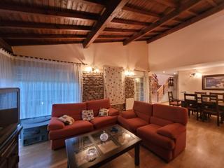Chalet en Buenavista. Chalet individual impecable en cuatro calzadas