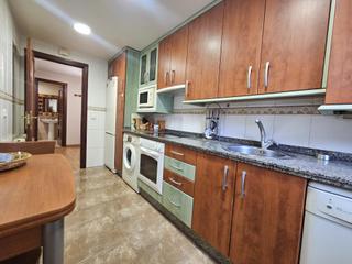 Piso en Villares de la Reina. Aldeaseca de armua, todo exterior, 3 dormitorios y plaza de gar