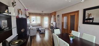 Casa a schiera in Villares de la Reina. Chalet adosado en venta en aldeaseca