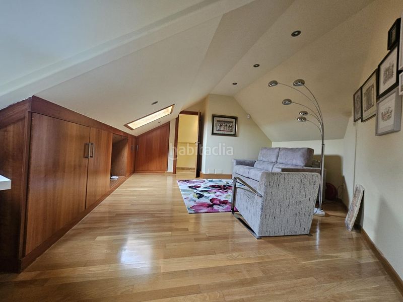 Foto d7e8f21b-9b3d-4d7d-ad6d-e231a68b0e51. Casa adossada amb calefacció aparcament a Villamayor