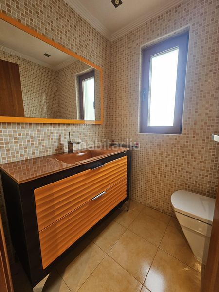 Foto fbb1b3db-78a3-4228-b44c-f2b03db5e219. Casa adossada amb calefacció aparcament a Villamayor