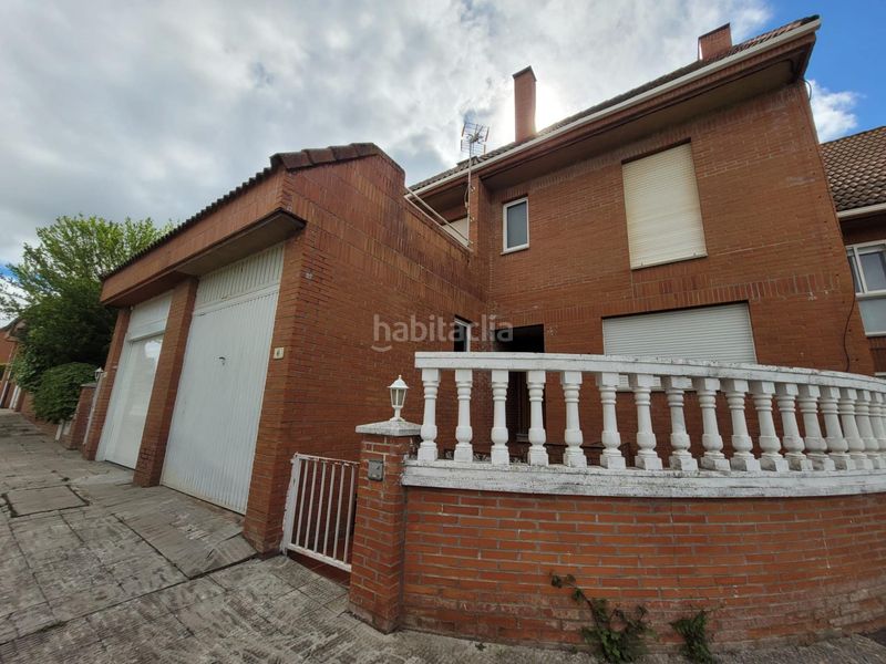 Foto e89b5e0e-29c2-422e-be98-29625c1c1443. Casa adossada amb calefacció aparcament piscina a Carrascal de Barregas