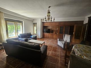 Pis a Sancti Spiritus - San Juan. Atención amplia y unica vivienda en plaza de españa 4 dormitorio