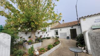 Haus in Frades de la Sierra. Casa con jardin en venta en frades de la sierra!!!