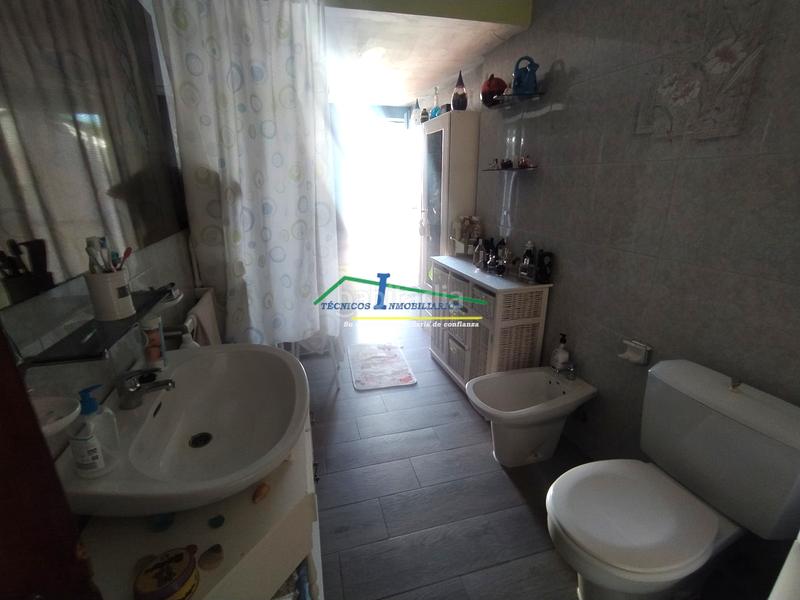 Foto 5da990f1-edd5-490e-961f-0d2e61c718a4. Casa amb aparcament piscina a Centro Mérida