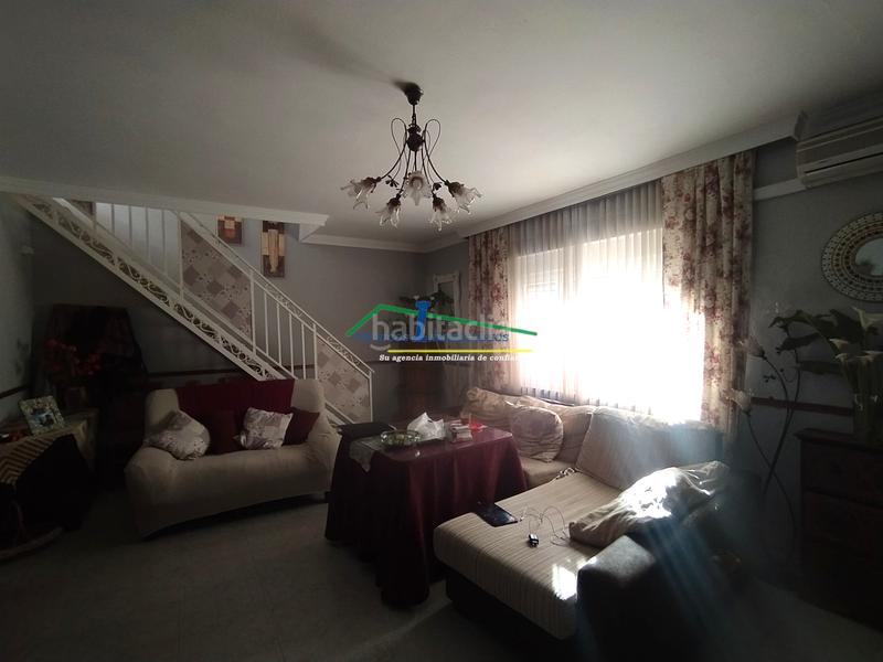 Foto 91d47b50-4083-4b57-807d-80a84527c23d. Casa amb aparcament piscina a Centro Mérida