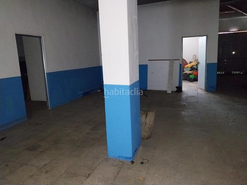 Foto 4df036af-5631-4ad8-87d4-d82552fbc71f. Alquiler local comercial zona completamente consolidada, todos los servicios. ambulatorio, farmacia, supermercado , bares, numerosos comercios. calle de mu en Mérida