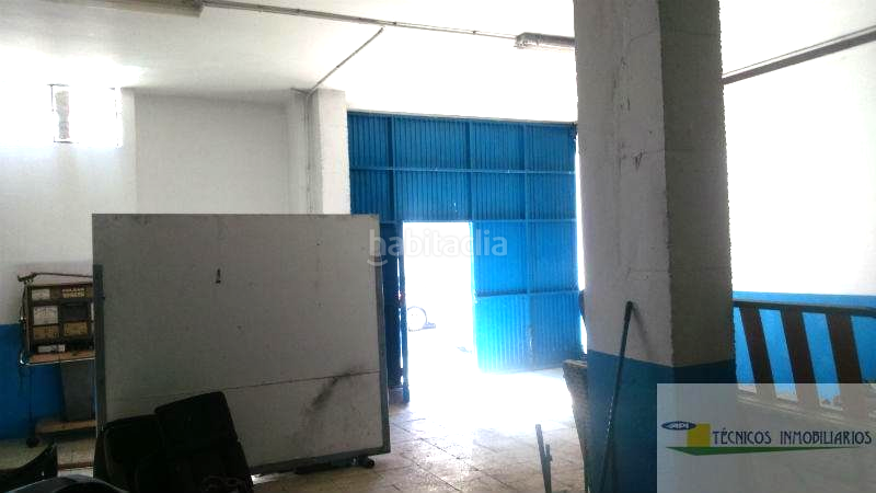 Foto a41229a3-bc79-4b03-9d88-be32876aaa47. Alquiler local comercial zona completamente consolidada, todos los servicios. ambulatorio, farmacia, supermercado , bares, numerosos comercios. calle de mu en Mérida