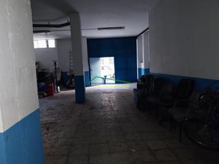 Location Local commercial à Este. Zona completamente consolidada, todos los servicios. ambulatorio