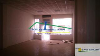 Location Local commercial à Este. Zona consolidada.todos los servicios. muchos comercios.ambulator