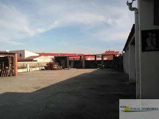 Residential Plot in Trujillanos. Recinto ideal para parking de caravanas y autocaravanas. a cinco