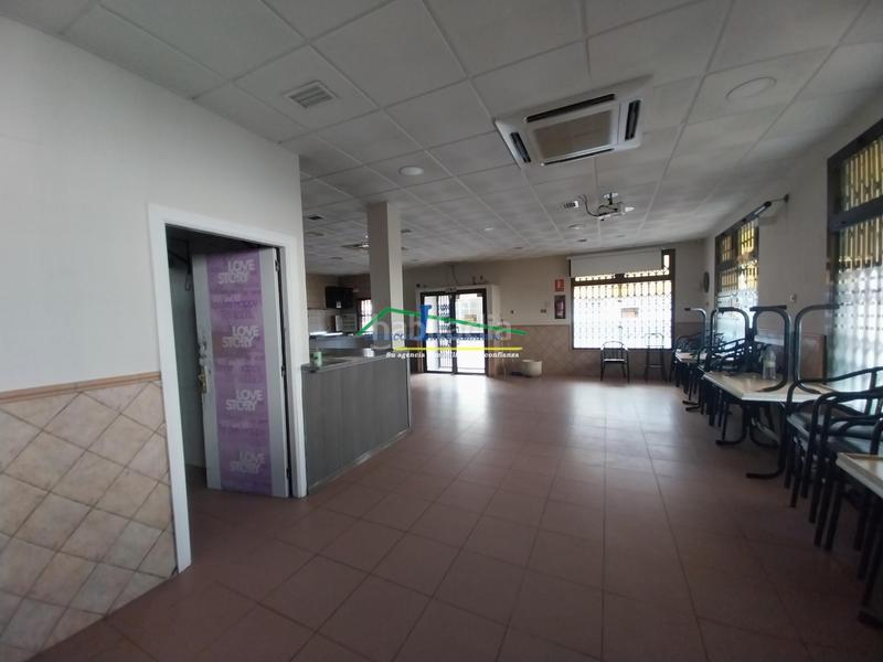 Foto 544b44ba-0abd-41f2-b6e1-2162aa872fcc. Local comercial a Oeste Mérida