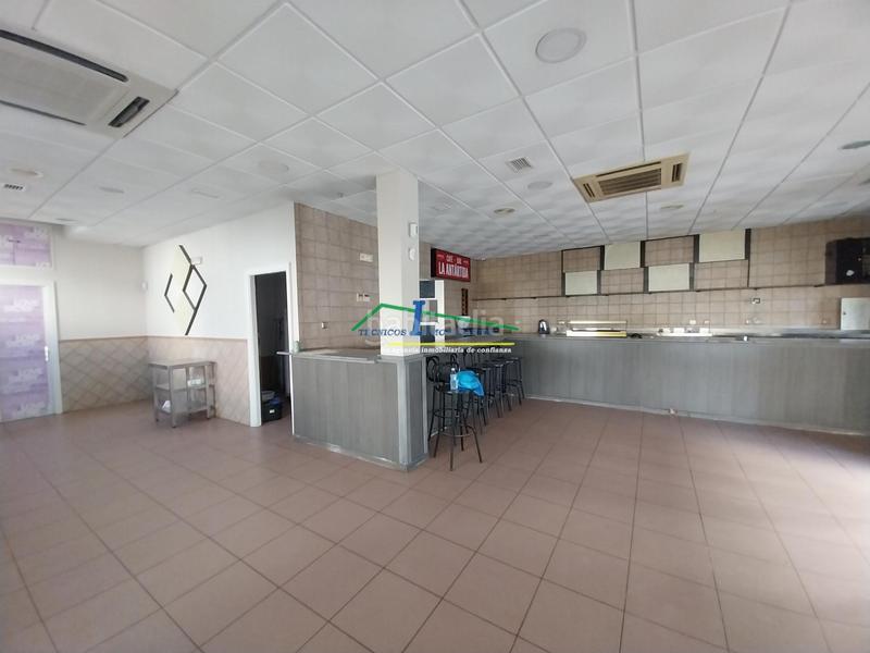 Foto 770df230-ee5e-4aa5-b299-616003e194d0. Local comercial a Oeste Mérida