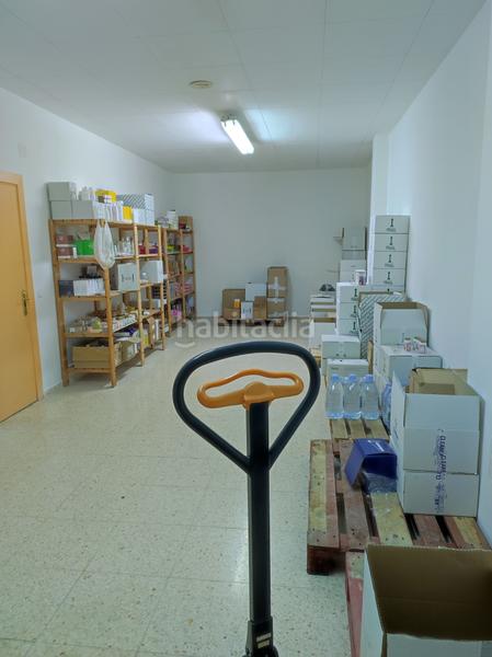 Foto d9b1cac2-4c81-4249-ba6b-fde3abc79a89. Location local commercial avec chauffage dans Gelida