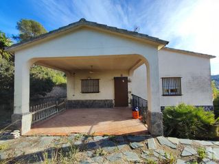 Casa  Carrer montgròs. Casa con 3 habitaciones con parking y vistas a la montaña