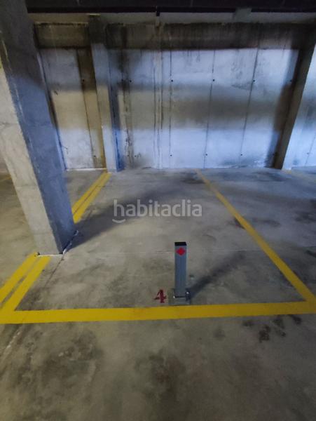 Foto fee99a41-70e0-4bab-b036-8ebee04b6d08. Aparcament cotxe a carrer la vall 3 a Subirats