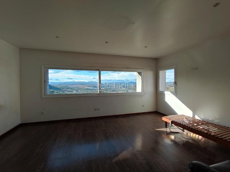 Foto 2268859f-6ba0-406f-8957-29eabbb69fcc. Maison avec parking dans Subirats