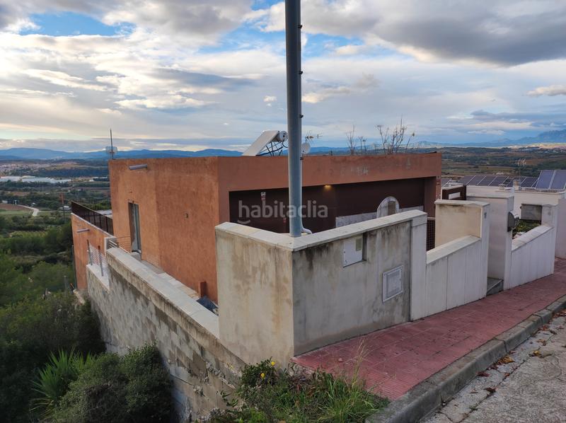 Foto b1de5424-66c2-439f-a921-86d4bf1724d8. Maison avec parking dans Subirats