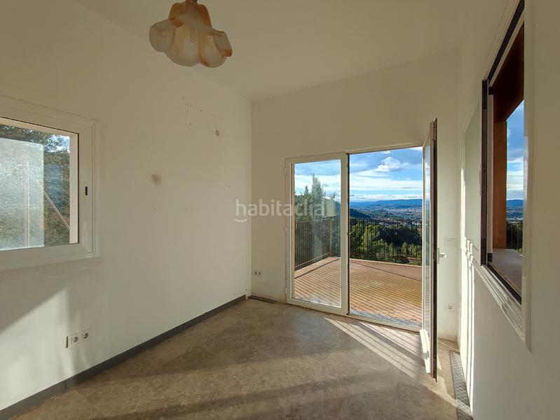 Foto b4f96c2f-9510-4c4d-841b-95fce7bfb9f1. Maison avec parking dans Subirats